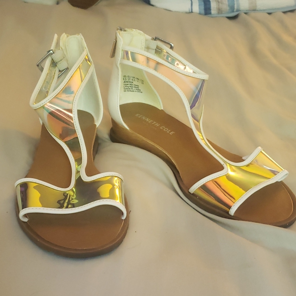 Kenneth Cole Holographic Sandals - Womens size 6.5